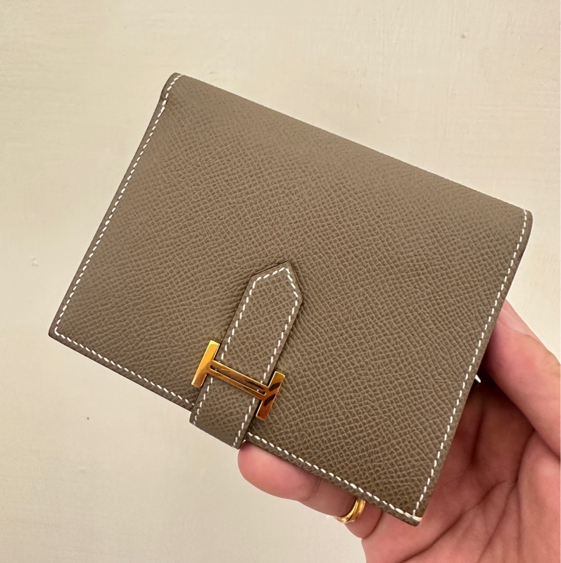 HERMÈS 大象灰H金釦對開短夾-0