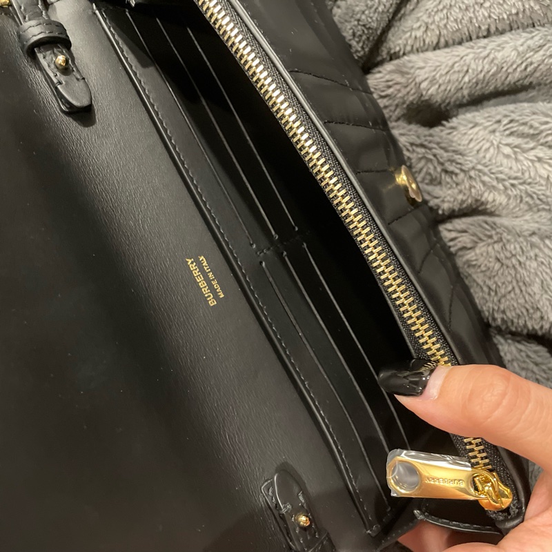 BURBERRY 經典Lola系列TB LOGO格紋绗缝小羊皮WOC斜背包(黑色)-9