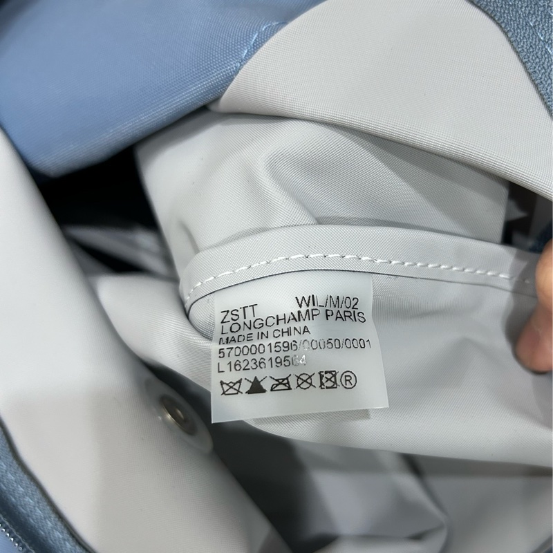 LONGCHAMP 經典刺繡尼龍LOGO短把肩背包(L/淺藍x橘)-7