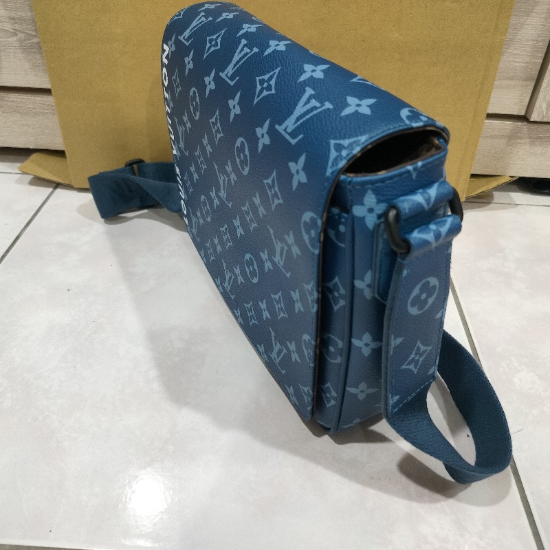 【商品名稱】: 全新正品LV District PM M23785郵差包👜
【商品狀況】: 全新僅回台在家試背一次-8