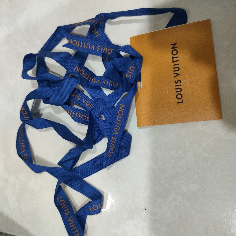 【商品名稱】: 全新正品LV District PM M23785郵差包👜
【商品狀況】: 全新僅回台在家試背一次-22
