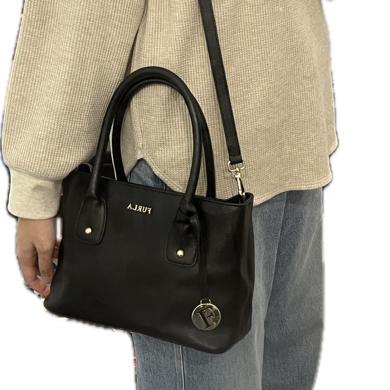 Furla 防刮皮革黑金配色側背包-8