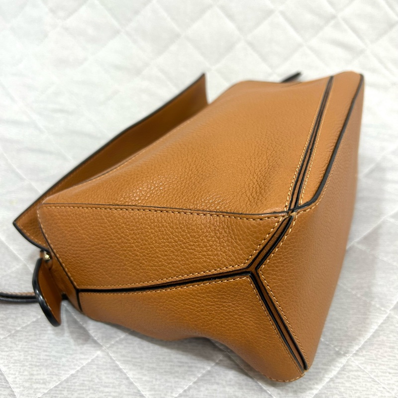 Loewe puzzle small 小號 焦糖棕 手提肩背兩用包 小牛皮-9