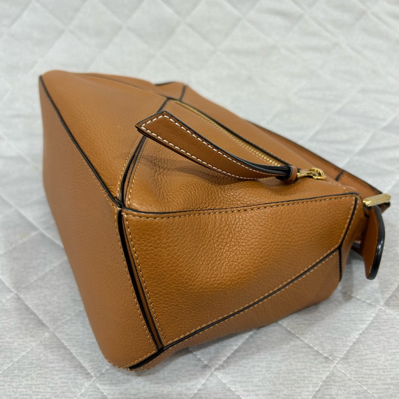 Loewe puzzle small 小號 焦糖棕 手提肩背兩用包 小牛皮-10