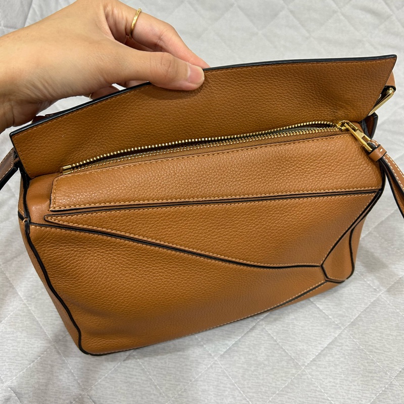 Loewe puzzle small 小號 焦糖棕 手提肩背兩用包 小牛皮-14