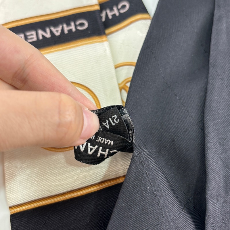 Chanel黑白金雙C字母logo絲巾 twilly-9