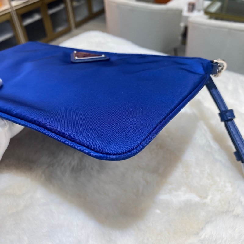 prada 尼龍小手包-5