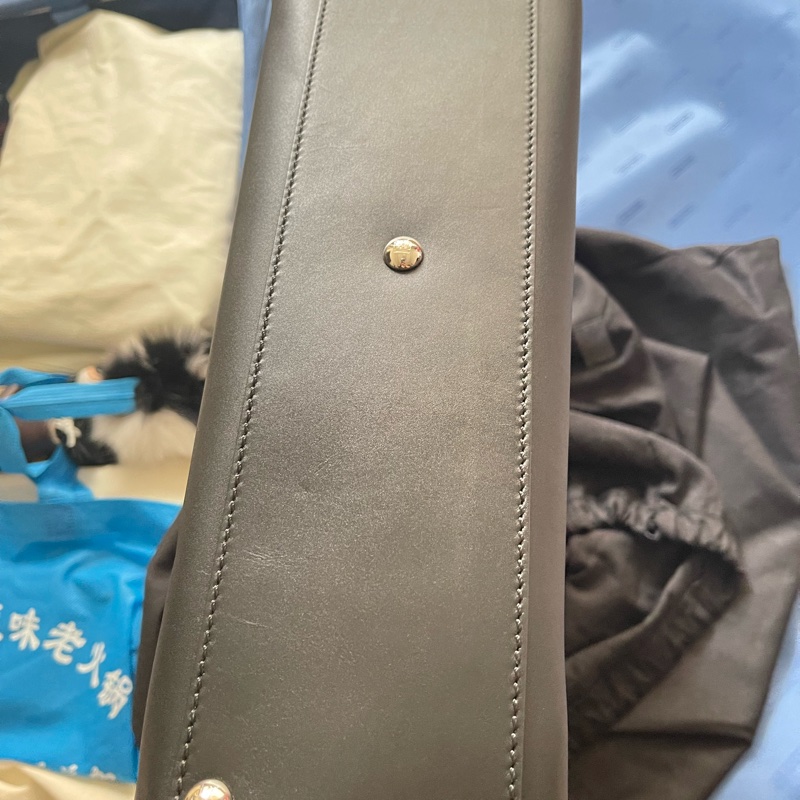 Fendi 經典黑色小怪獸手提包-3