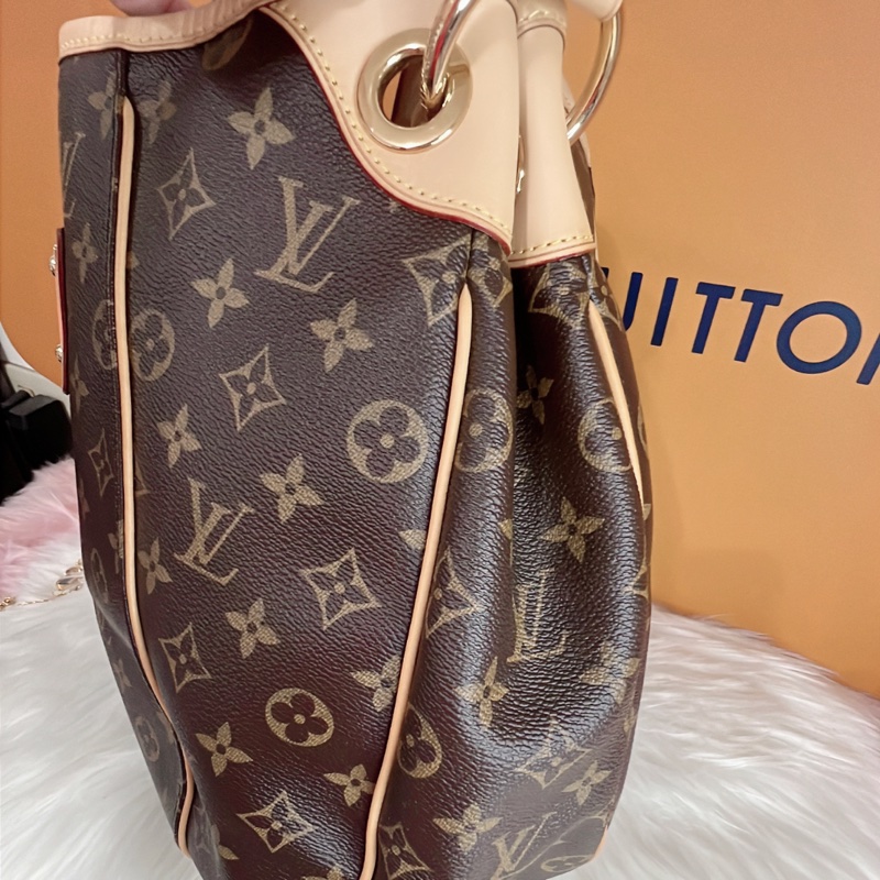 Lv精典近新南瓜包-6