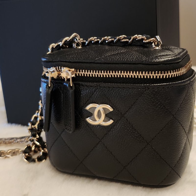 禮物💓~Chanel香奈兒經典菱格紋黑金荔枝牛皮迷你斜背化妝包/ 小盒子/ 方盒子/ 小方包/  盒子包/ 小廢包💓-2
