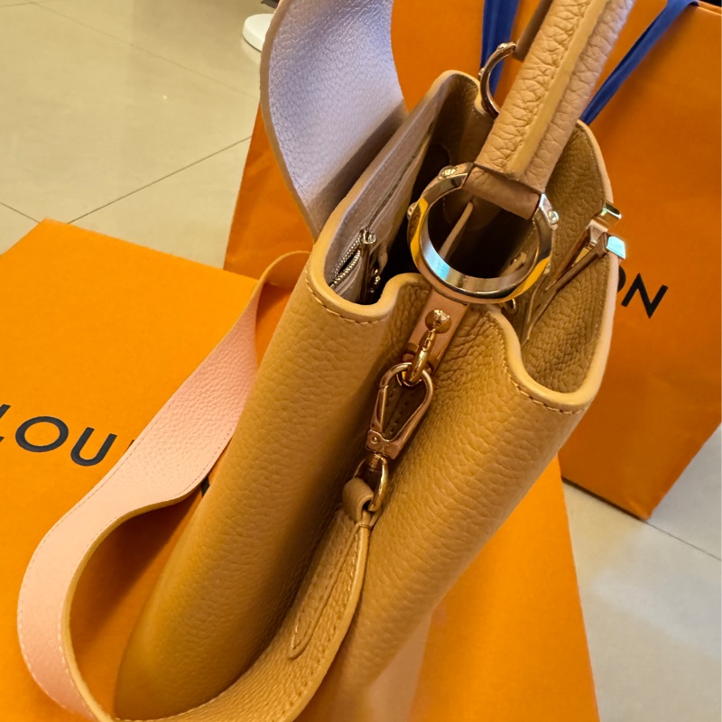 LV Capucines MM 手提肩背兩用包-8