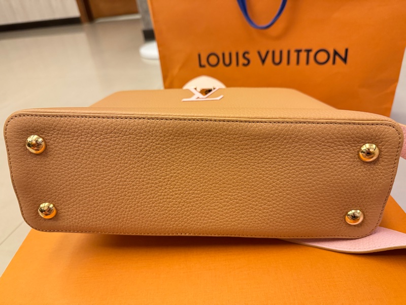 LV Capucines MM 手提肩背兩用包-11