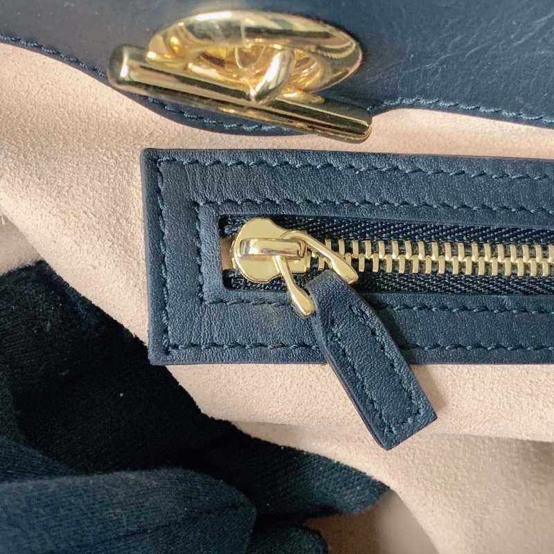 GUCCI PADLOCK GG中款蜜蜂肩揹包-10