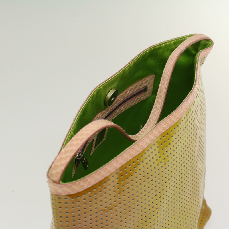 【日本直送】FENDI 沖孔手提包漆皮黃色正品 yk8587-5