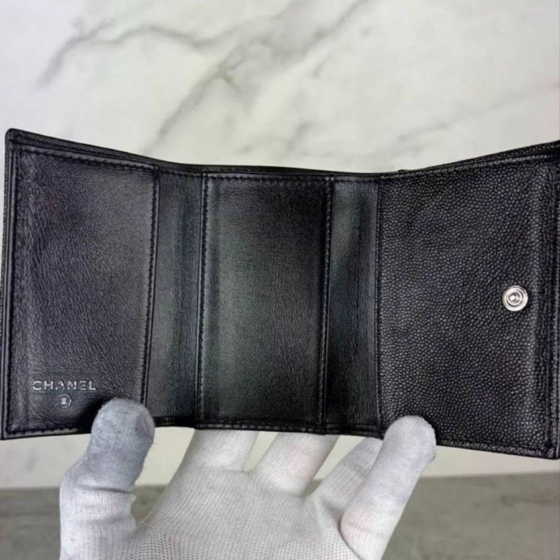 香奈兒 Chanel 經典雙C銀扣 LOGO菱格荔枝紋牛皮 暗釦三折短夾 零錢包-6
