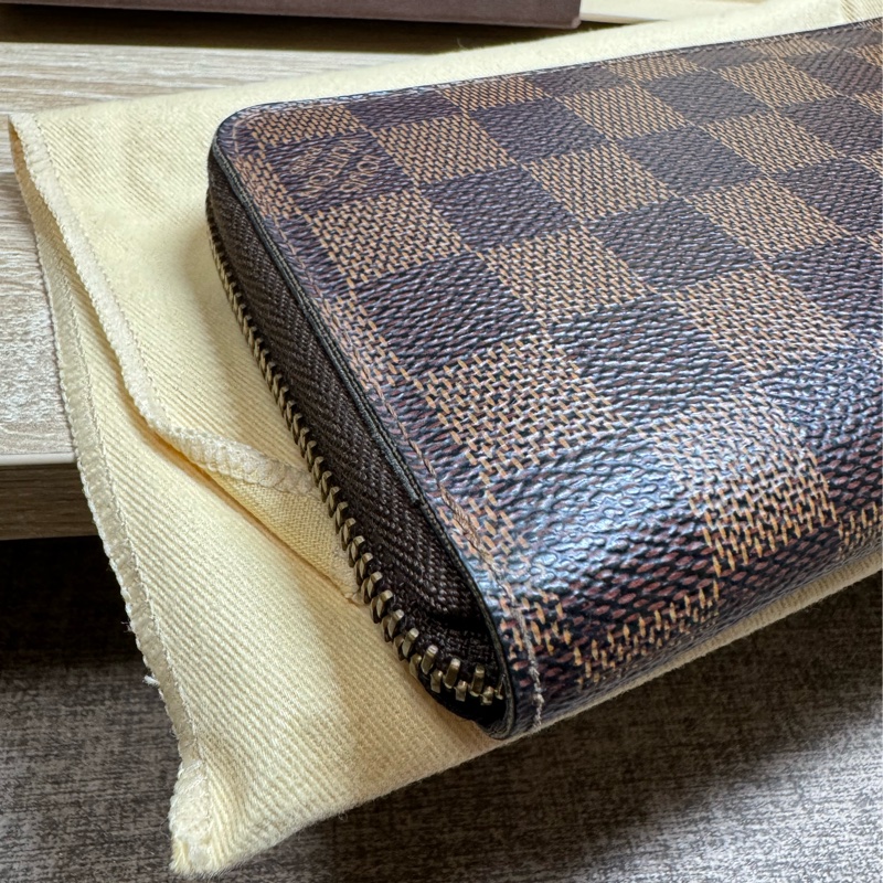 Louis Vuitton 路易威登  N60028 棋盤格LOGO Damier Ebene帆布10卡拉鍊中夾(咖啡)-4