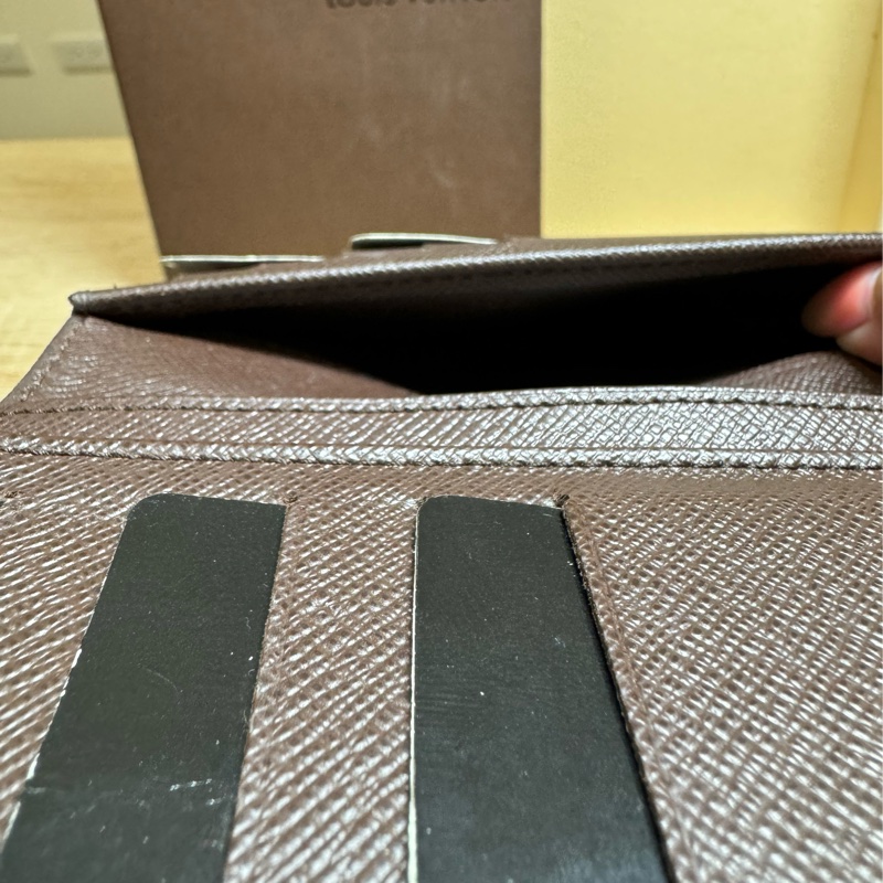 Louis Vuitton 路易威登  N60028 棋盤格LOGO Damier Ebene帆布10卡拉鍊中夾(咖啡)-14