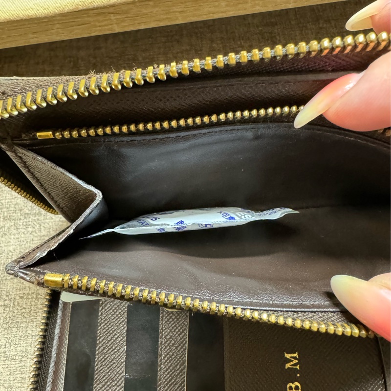 Louis Vuitton 路易威登  N60028 棋盤格LOGO Damier Ebene帆布10卡拉鍊中夾(咖啡)-15