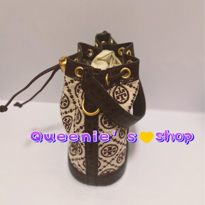 Tory burch 專櫃款滿版T logo Monogram 中號緹花水桶包-2