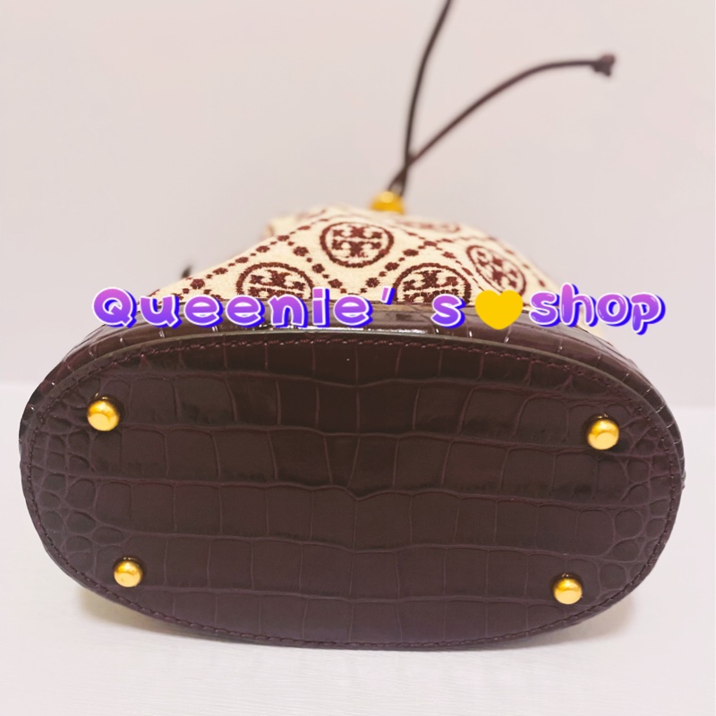 Tory burch 專櫃款滿版T logo Monogram 中號緹花水桶包-8