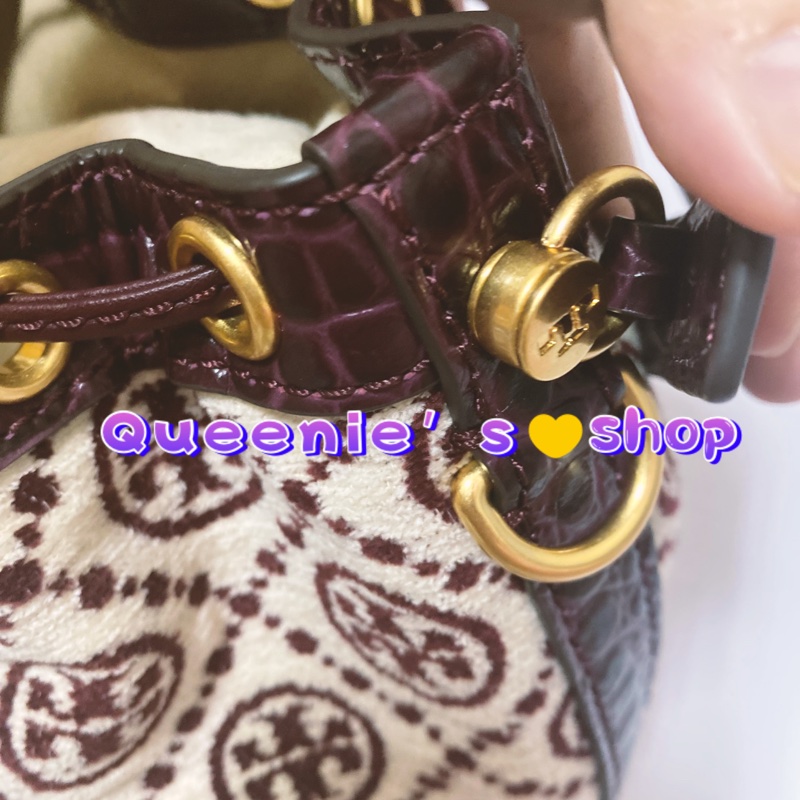 Tory burch 專櫃款滿版T logo Monogram 中號緹花水桶包-10