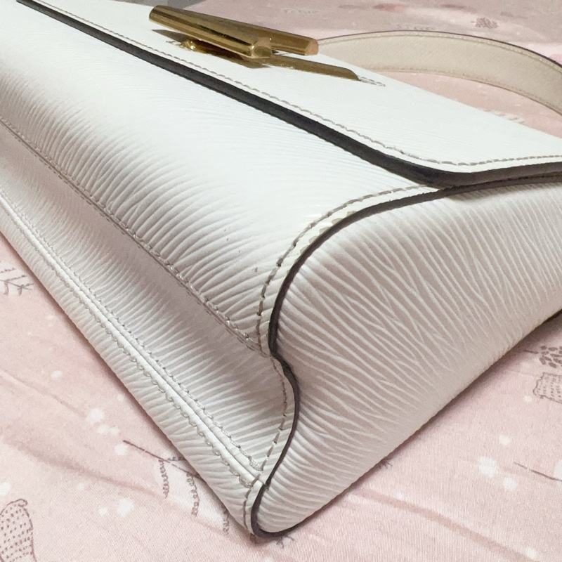 LV路易威登 twist 白色水波紋-15