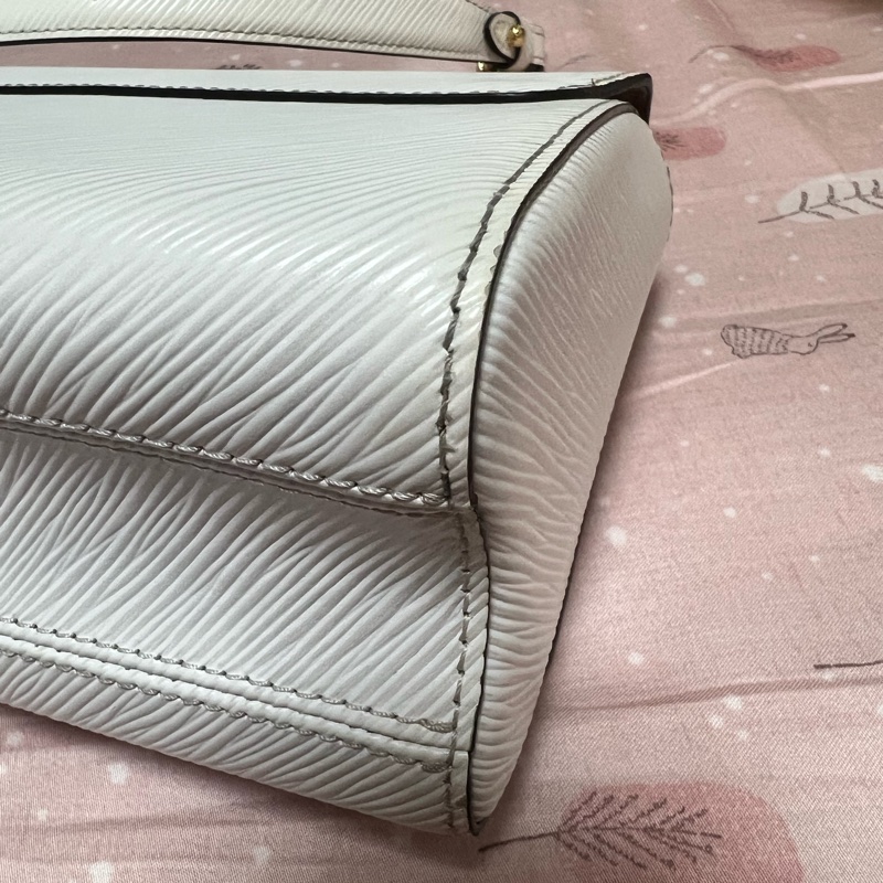 LV路易威登 twist 白色水波紋-18