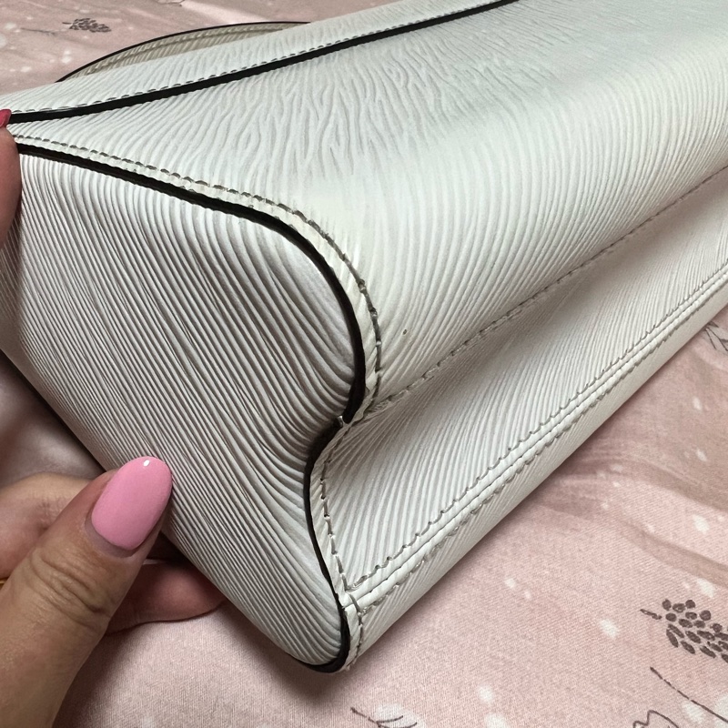 LV路易威登 twist 白色水波紋-21