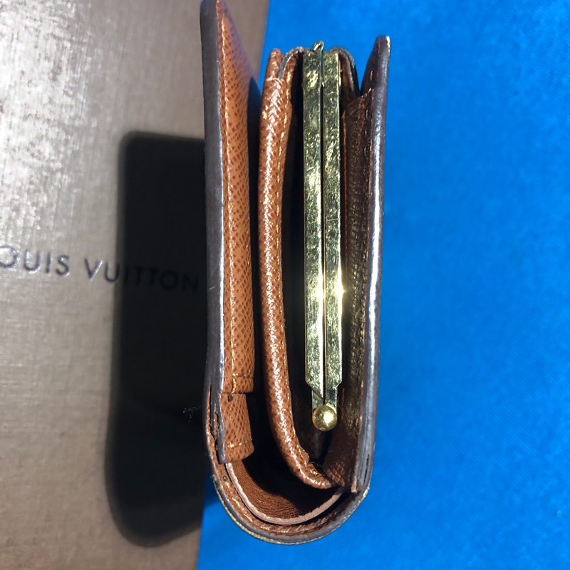 LV M61674 經典Monogram 扣式零錢中夾｜PopChill 拍拍圈