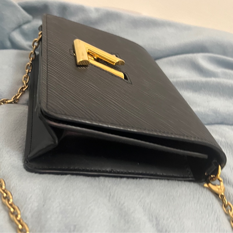 LV Twist woc  (TWIST腰帶鏈帶錢包)-6