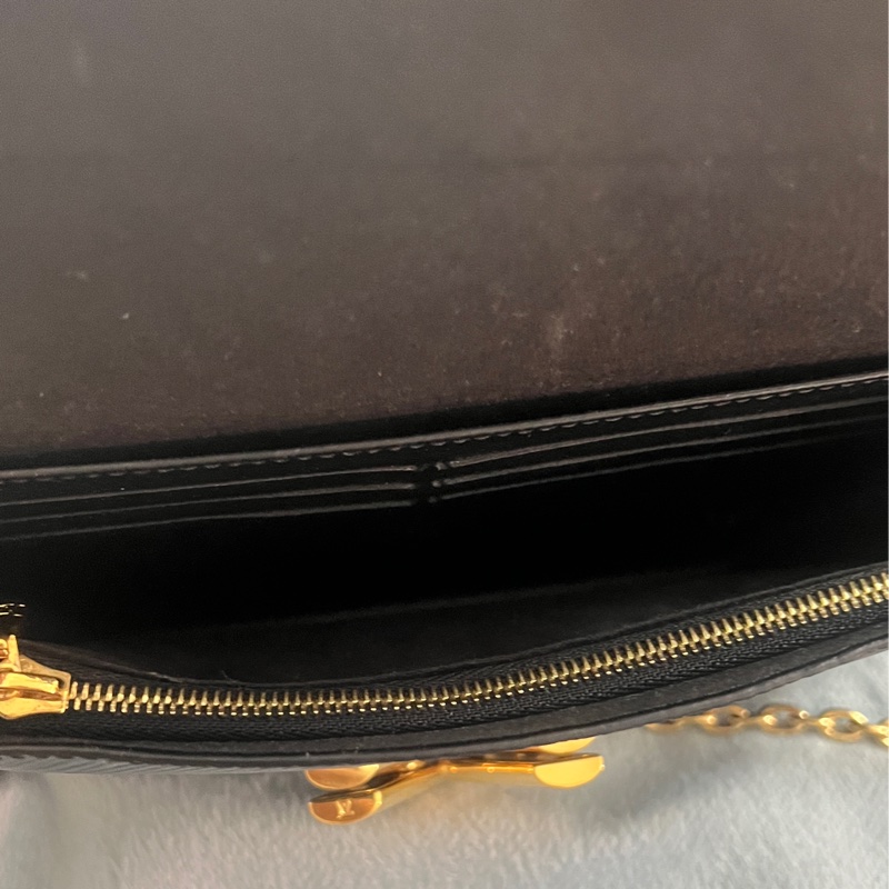 LV Twist woc  (TWIST腰帶鏈帶錢包)-10