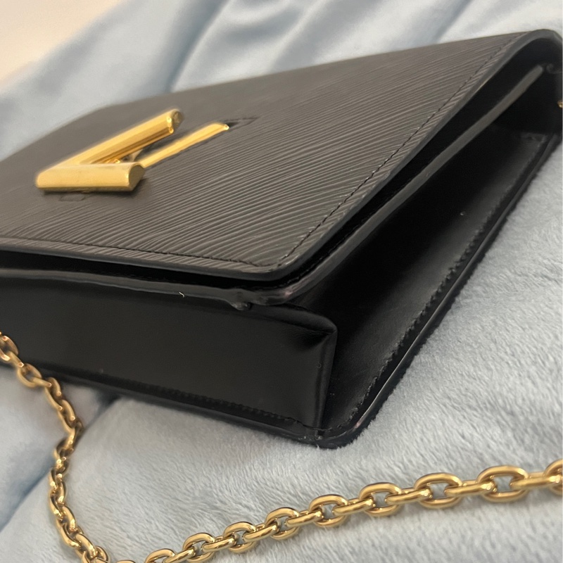 LV Twist woc  (TWIST腰帶鏈帶錢包)-11