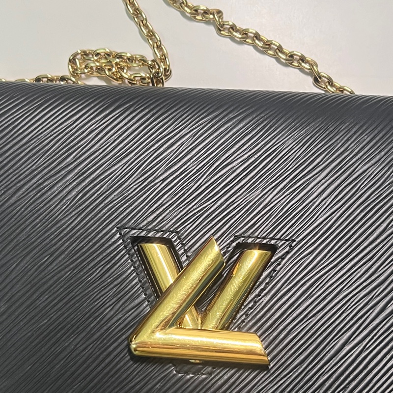 LV Twist woc  (TWIST腰帶鏈帶錢包)-13