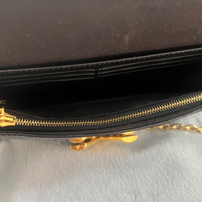 LV Twist woc  (TWIST腰帶鏈帶錢包)-3