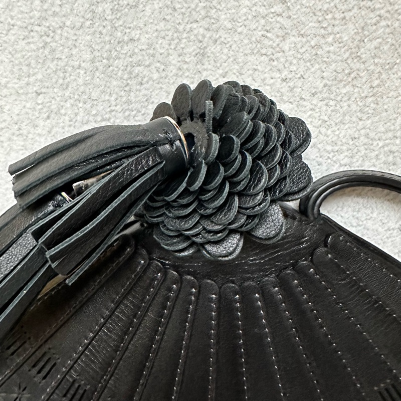 Fan Clutch 小牛皮扇形手拿包 (黑色)-4