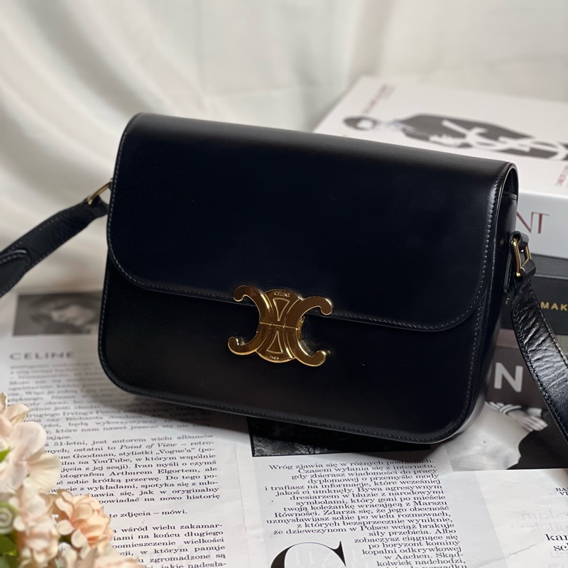 CELINE Triomphe 凱旋門牛皮(黃金尺寸中號）-1