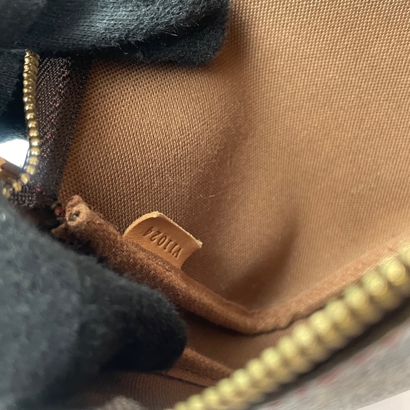 LV村上隆櫻桃麻將包-7