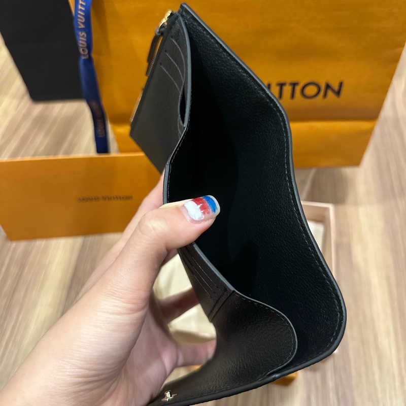 全新 LV Victorine 牛皮壓紋 三折短夾 M64060-10