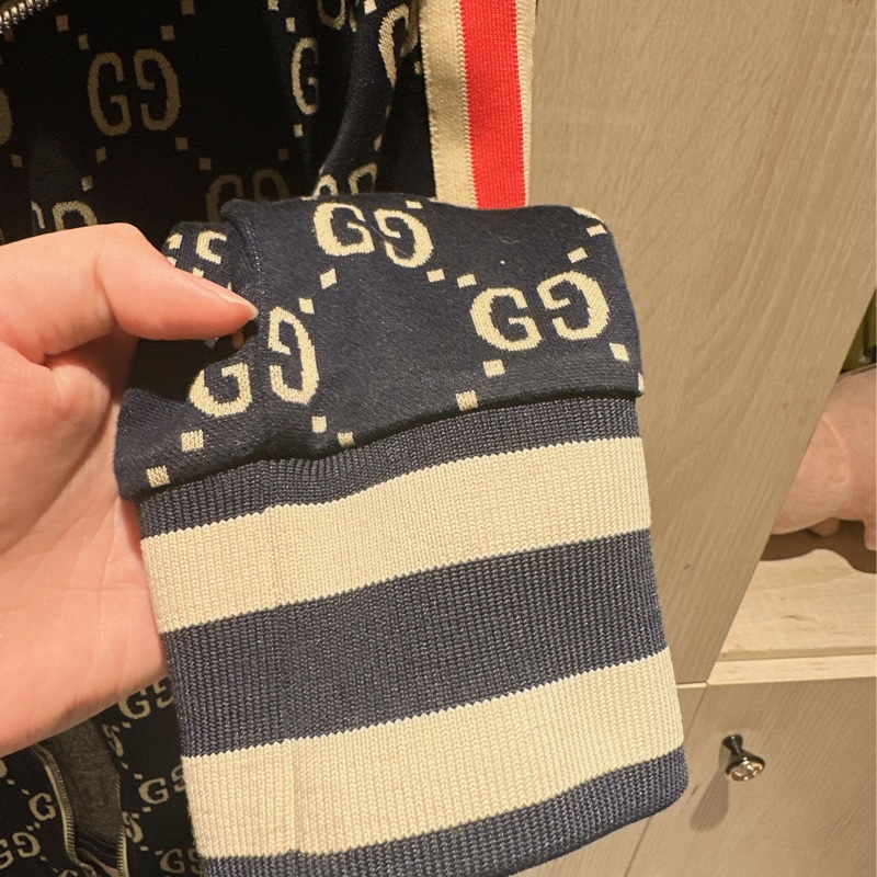 Gucci滿版老花外套-3