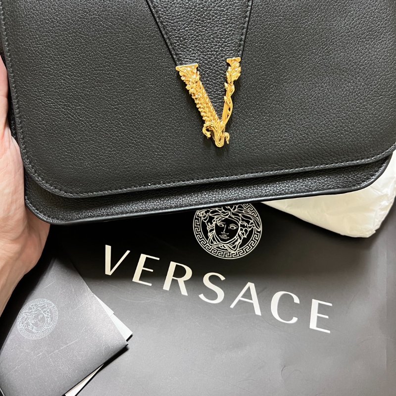 極新 VERSACE 凡賽斯 真皮肩背包 台灣專櫃購入-1