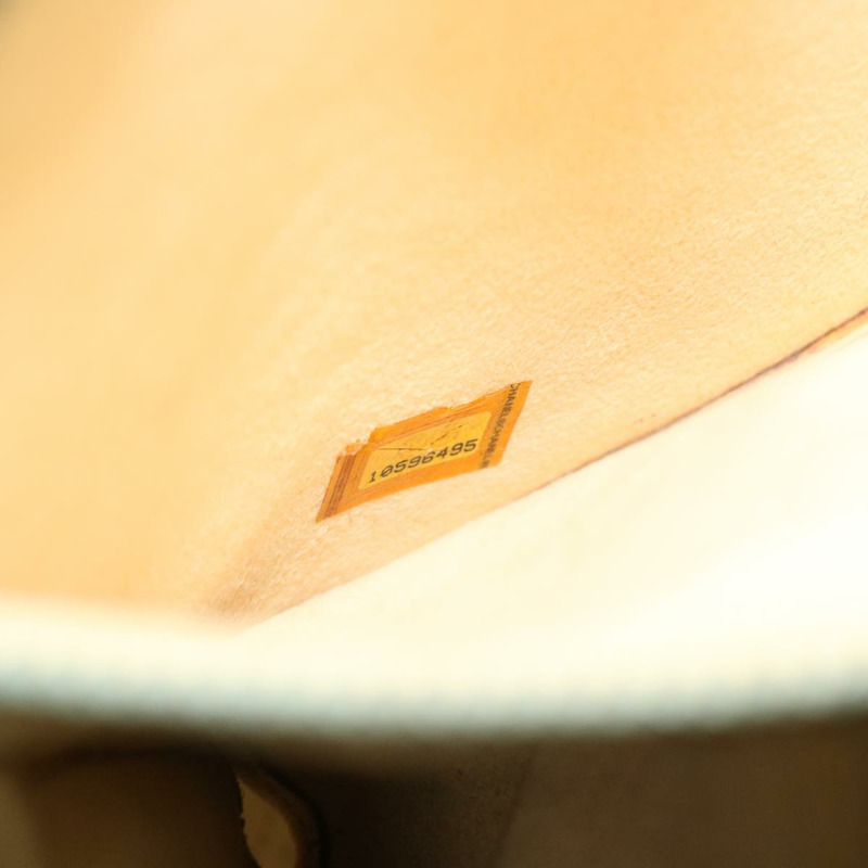 【日本直送】CHANEL COCO Mark Punching 手包漆皮黑 CC 正品 54999-10