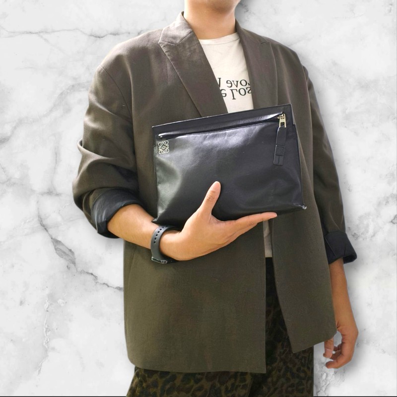 🔥年終狂降🔥【限時降價只到12/31（原7,800）】㊣✨ LOEWE ✨（附防塵袋）羅威 黑色 小牛皮 拉鍊 手拿包 /二手包/二手精品🌳二手樹屋🌳-25