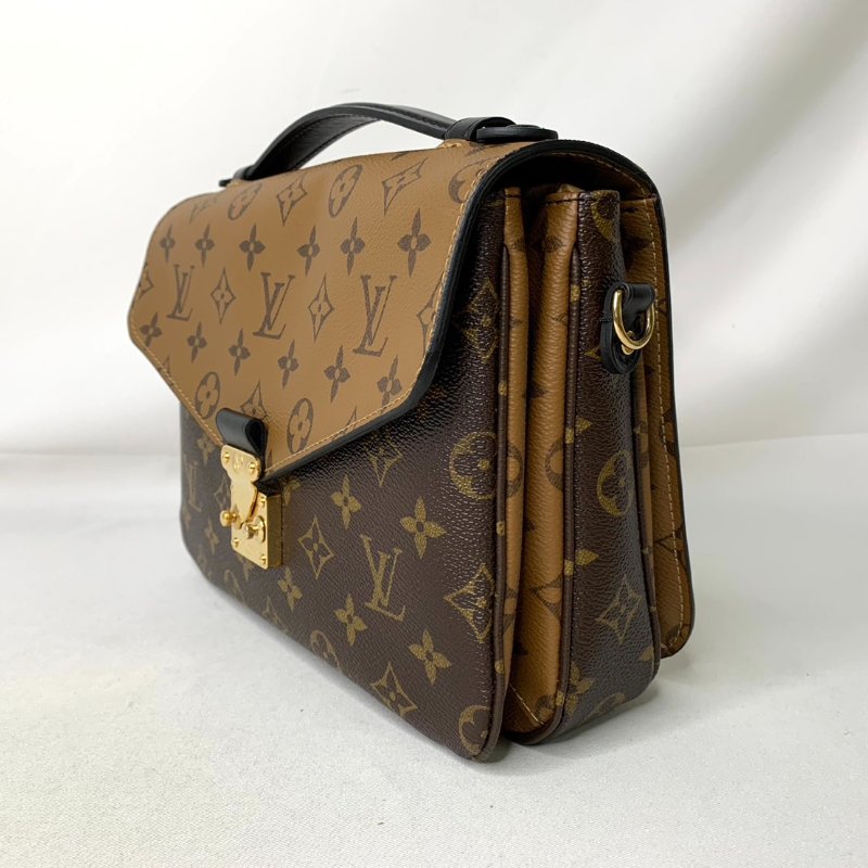 LV POCHETTE MÉTIS拚色郵差包-2