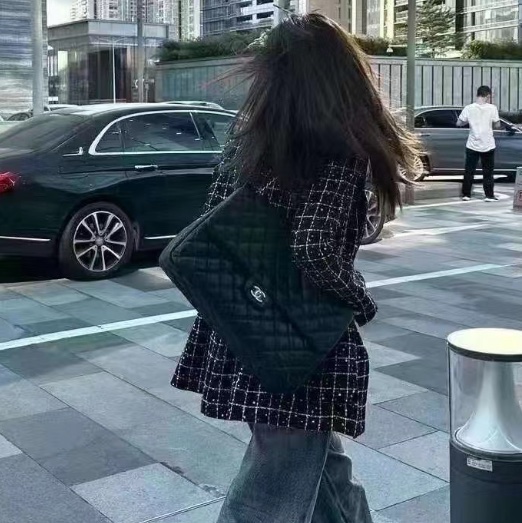 （已售出）全新全配 香奈兒機場包 黑色荔枝皮-0