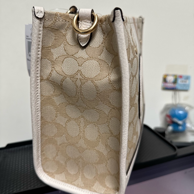 COACH DEMPSEY 22 圓標LOGO直紋手提/斜背兩用包(白)-6