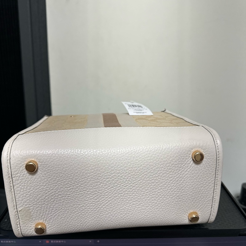 COACH DEMPSEY 22 圓標LOGO直紋手提/斜背兩用包(白)-8