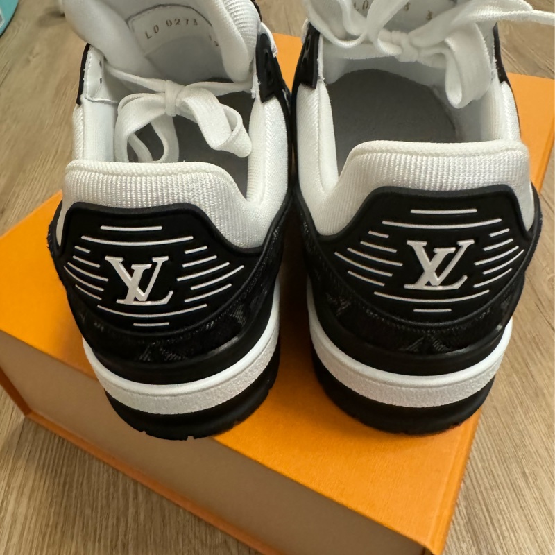 LV TRAINER女款牛仔黑-1