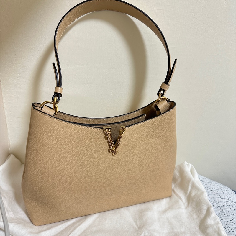 VERSACE 荔枝紋小牛皮腋下/側背包-1