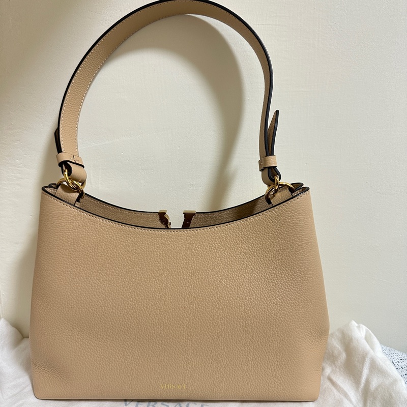 VERSACE 荔枝紋小牛皮腋下/側背包-9