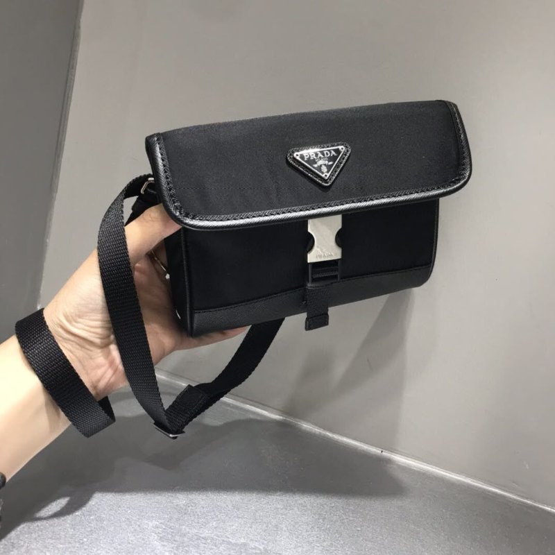 Prada 2ZH108 Re-Nylon和Saffiano皮革智慧手機保護包《2024季度新品》-18